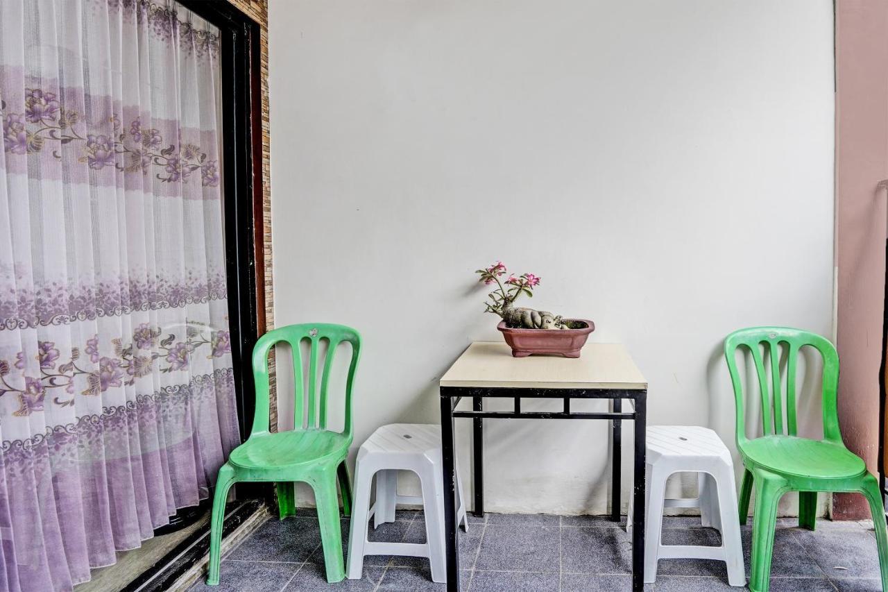 Oyo 92435 Sunlo Cozy Home Family Homestay Syariah سورابايا المظهر الخارجي الصورة