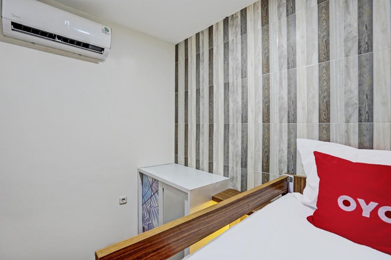Oyo 92435 Sunlo Cozy Home Family Homestay Syariah سورابايا المظهر الخارجي الصورة