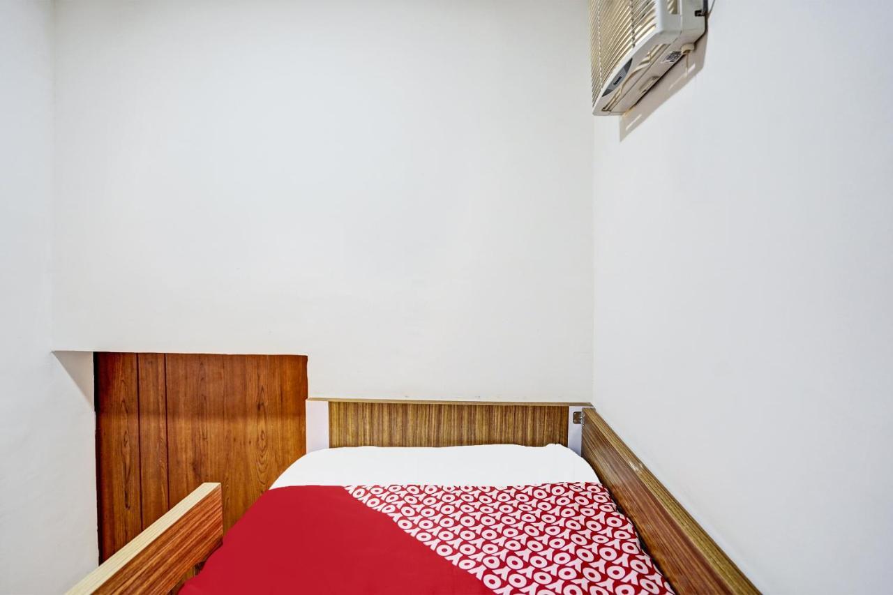 Oyo 92435 Sunlo Cozy Home Family Homestay Syariah سورابايا المظهر الخارجي الصورة