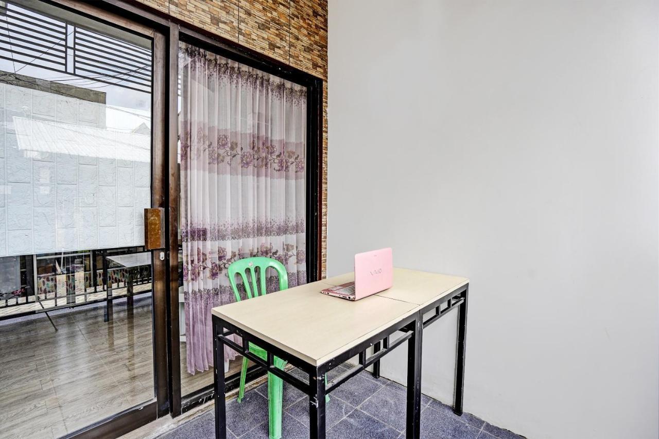 Oyo 92435 Sunlo Cozy Home Family Homestay Syariah سورابايا المظهر الخارجي الصورة